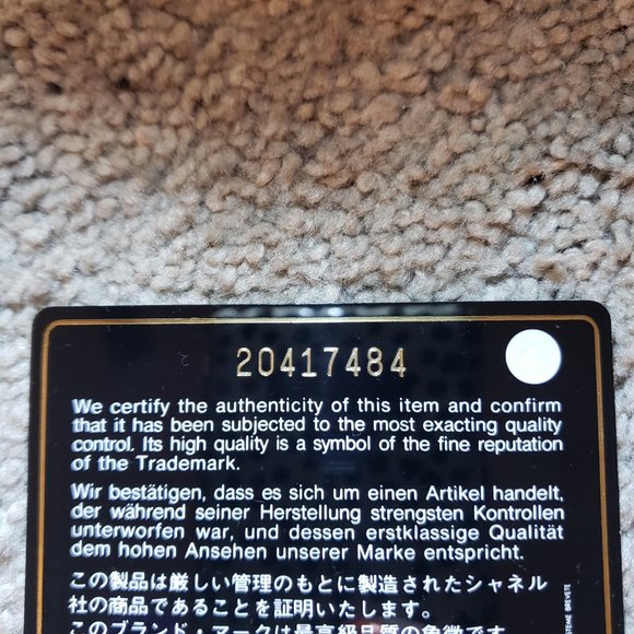 Aunthentic Chanel Limited Edition Dec 2014 - Picture 6 of 11